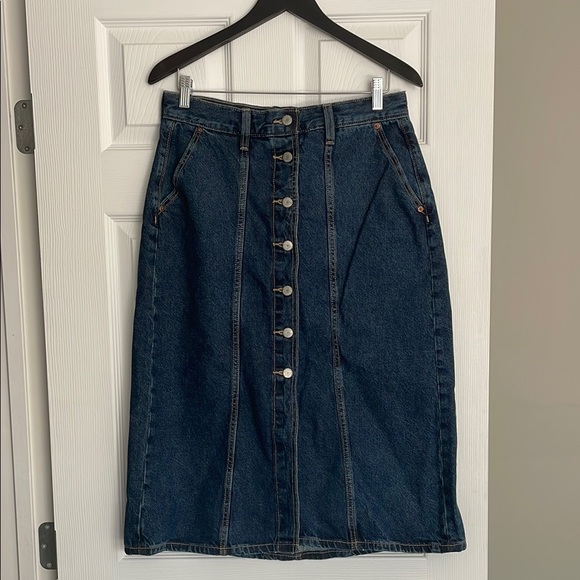 Old Navy High Rise Denim Midi Skirt Fall 2024 - Picture 2 of 5